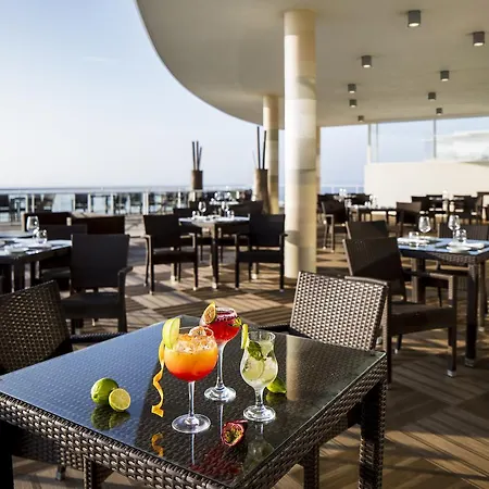 Ośrodek wypoczynkowy The Beachfront - D'el Rey Golf &
